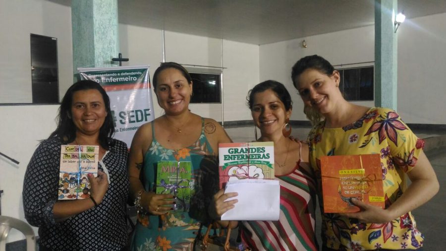 Enfermeiras participam de sorteio durante a Assembleia